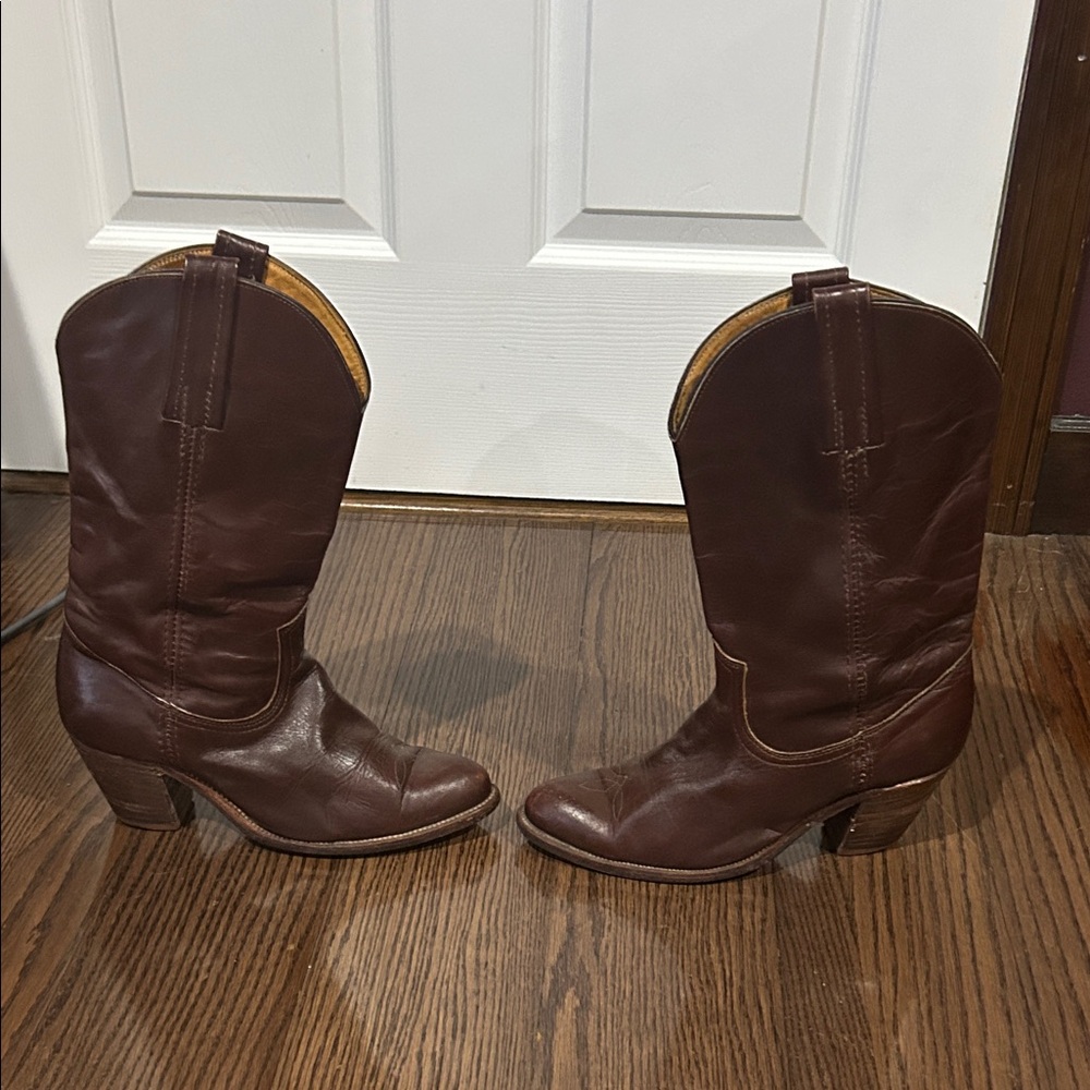 Vtg Frye brown leather pull on cowboy boots 8.5 - Picture 3 of 9